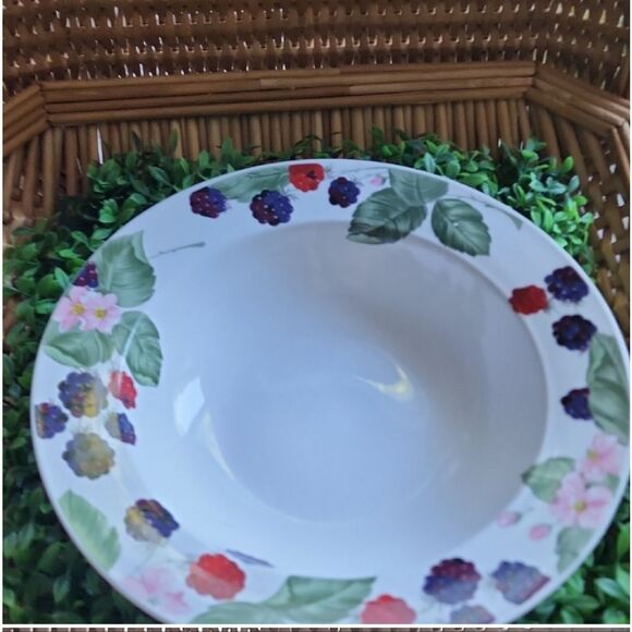 Vintage Stoneware Berry Bowl Raspberry Blackberry Soup/Cereal Cottage Core - Picture 8 of 9